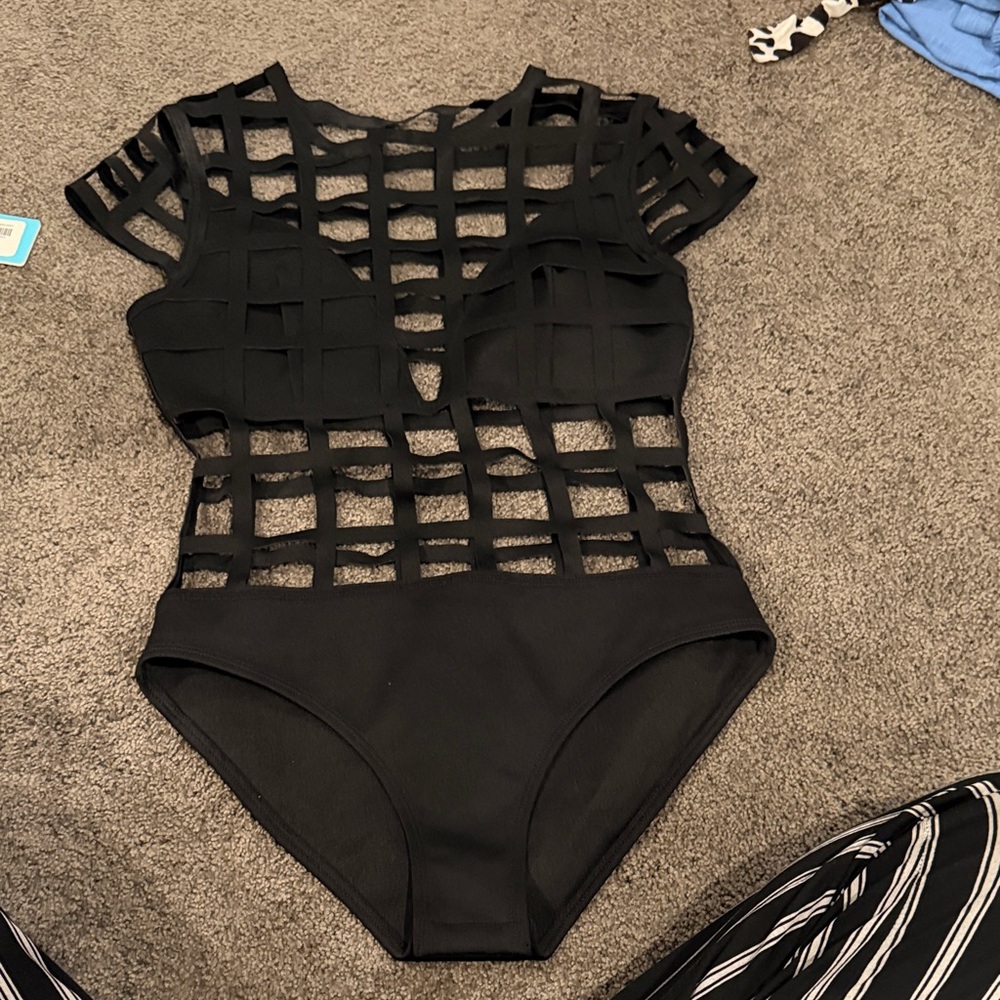 Sexy Woman’s One Piece bathing suit!